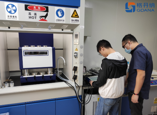 現(xiàn)場(chǎng)的技術(shù)培訓(xùn)和指導(dǎo)中